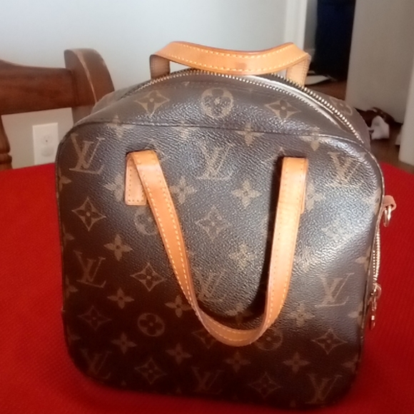 Louis vuitton - Picture 1 of 2